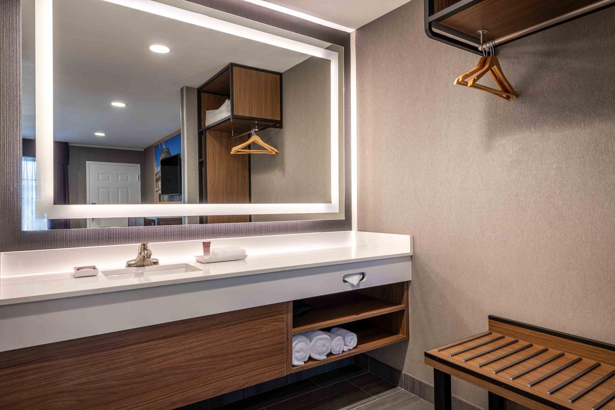 Anaheim Camelot Inn & Suites 外观 照片