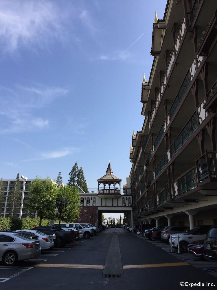Anaheim Camelot Inn & Suites 外观 照片