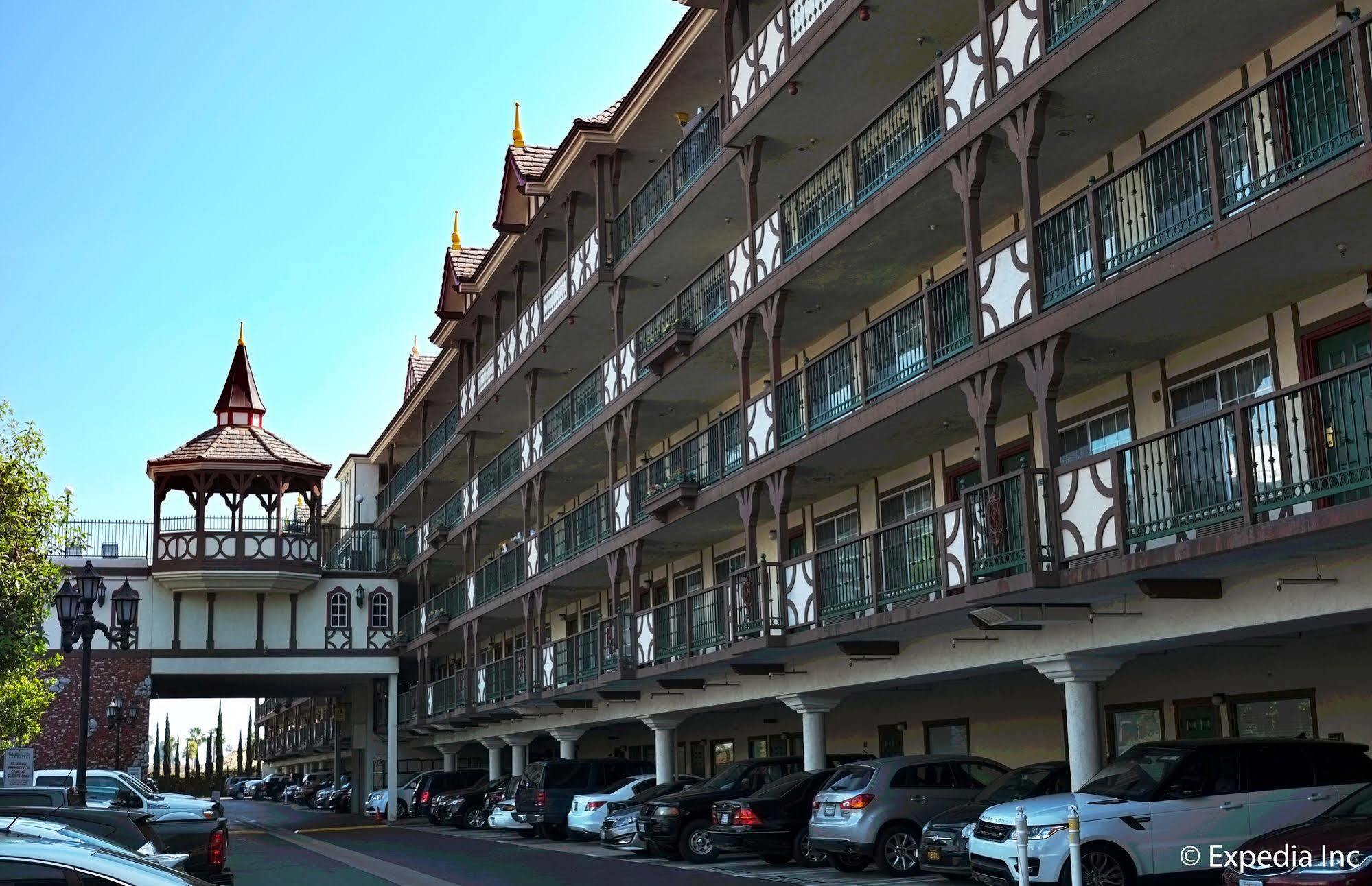 Anaheim Camelot Inn & Suites 外观 照片