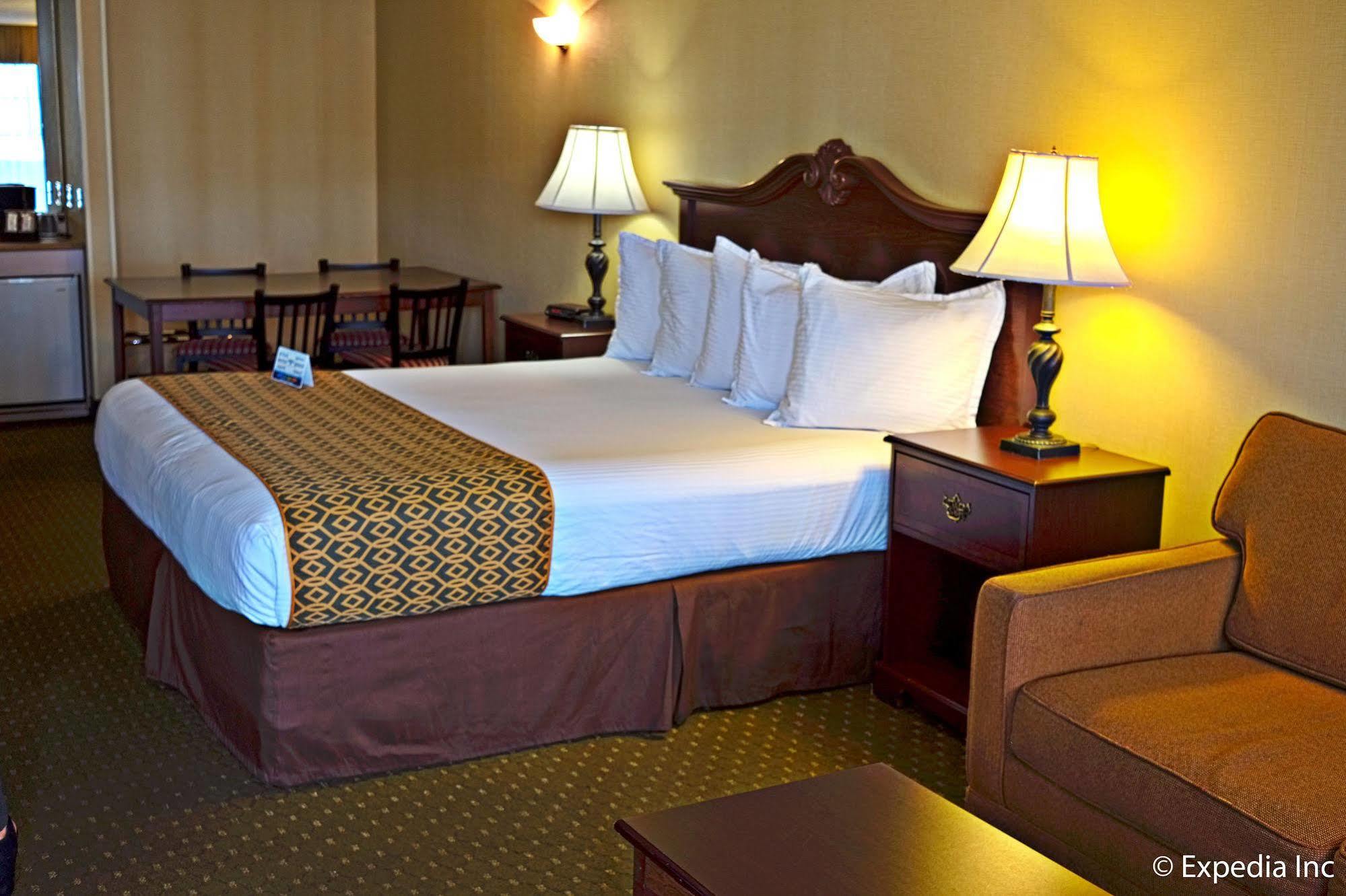 Anaheim Camelot Inn & Suites 外观 照片