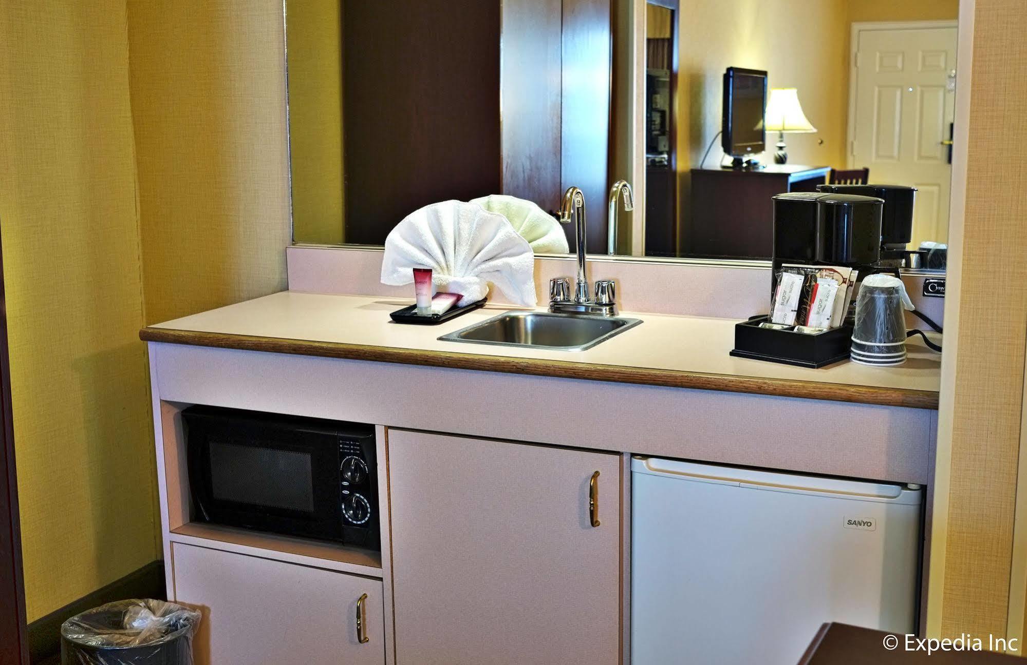 Anaheim Camelot Inn & Suites 外观 照片