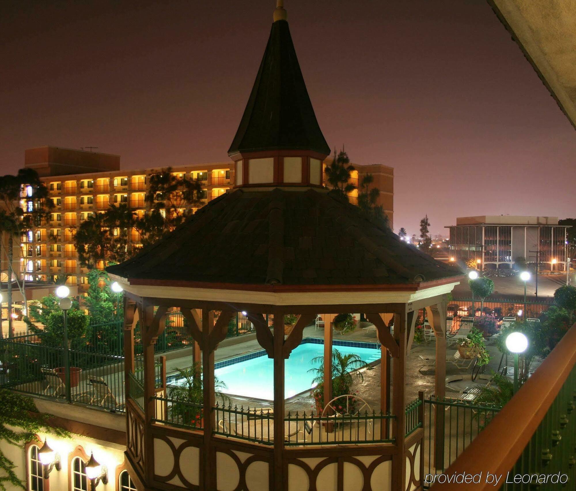 Anaheim Camelot Inn & Suites 外观 照片