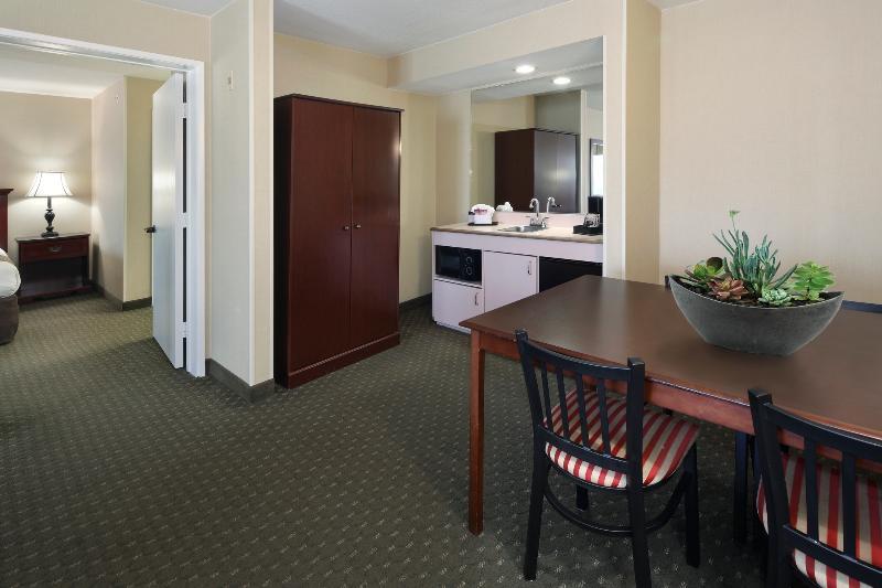 Anaheim Camelot Inn & Suites 外观 照片
